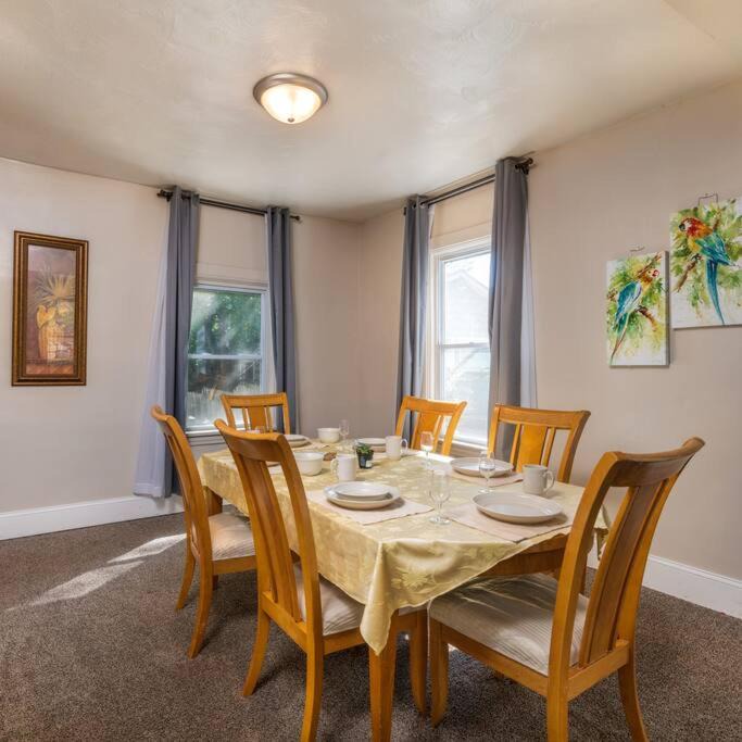 Photo of Livingroom in North End