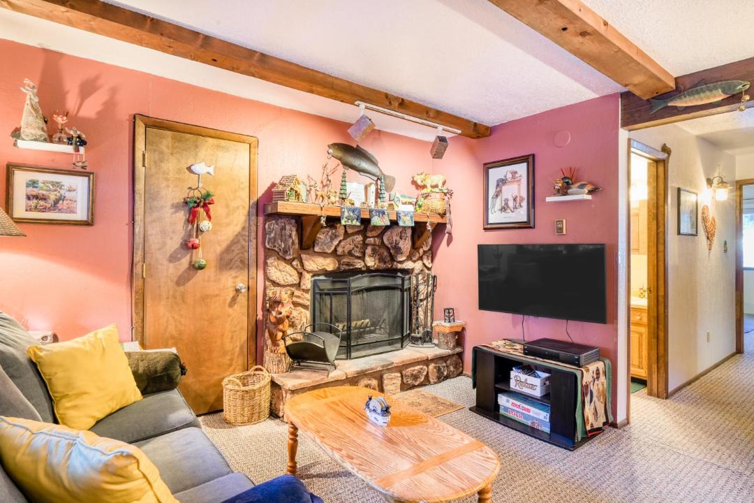 Photo of Livingroom in Angel Fire