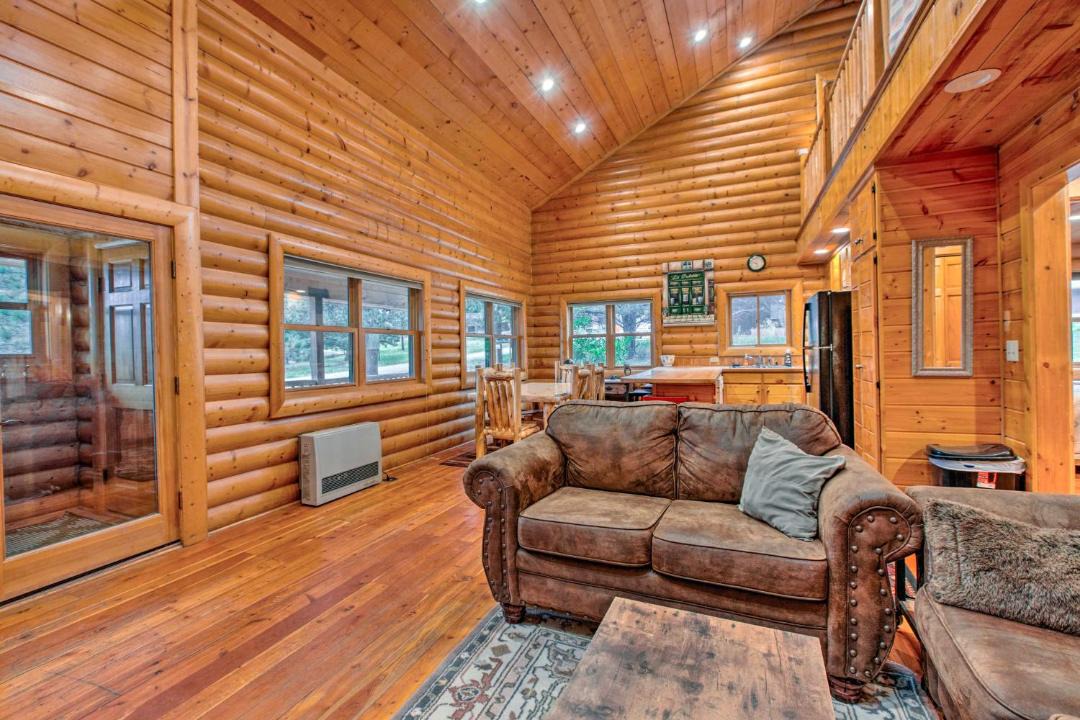 Photo of Livingroom in Angel Fire