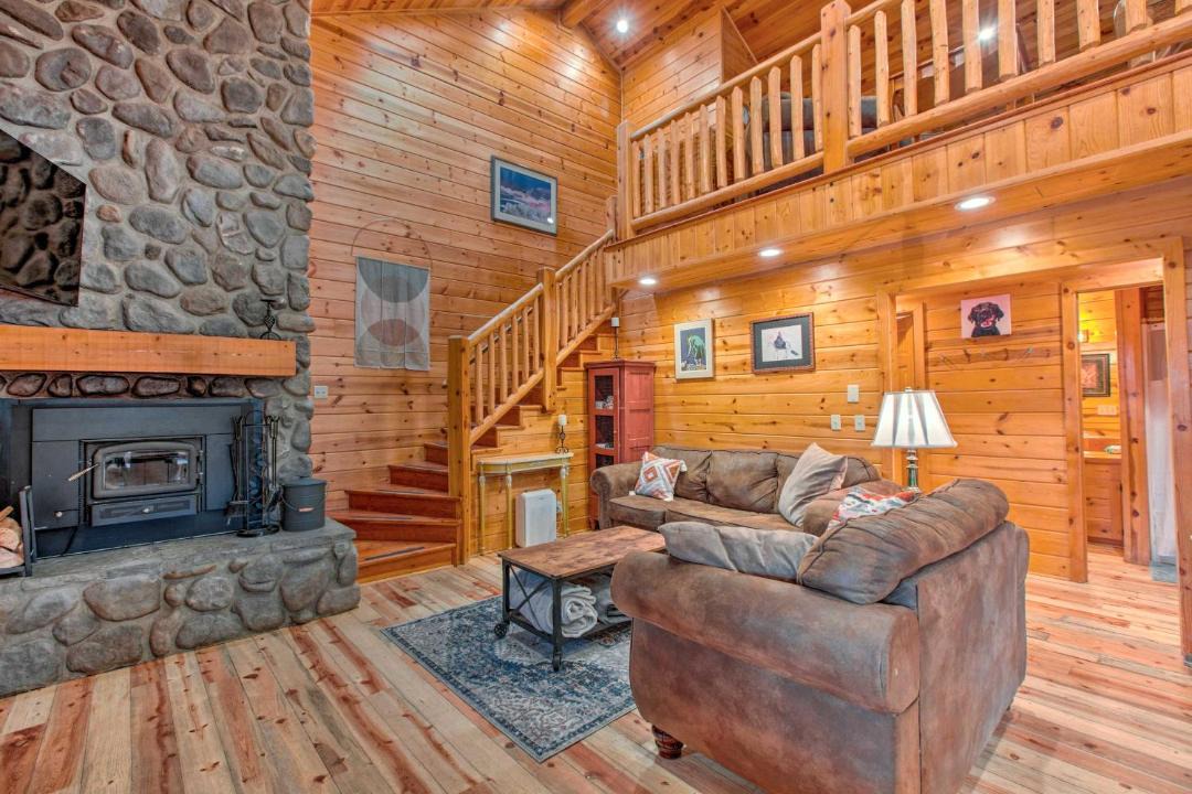 Photo of Livingroom in Angel Fire