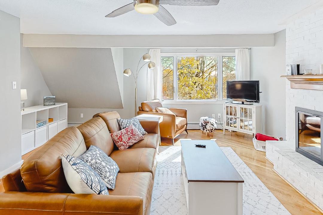 Photo of Livingroom in West Hartford