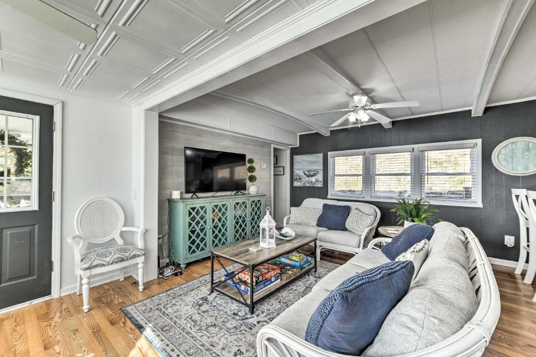 Photo of Livingroom in New Concord
