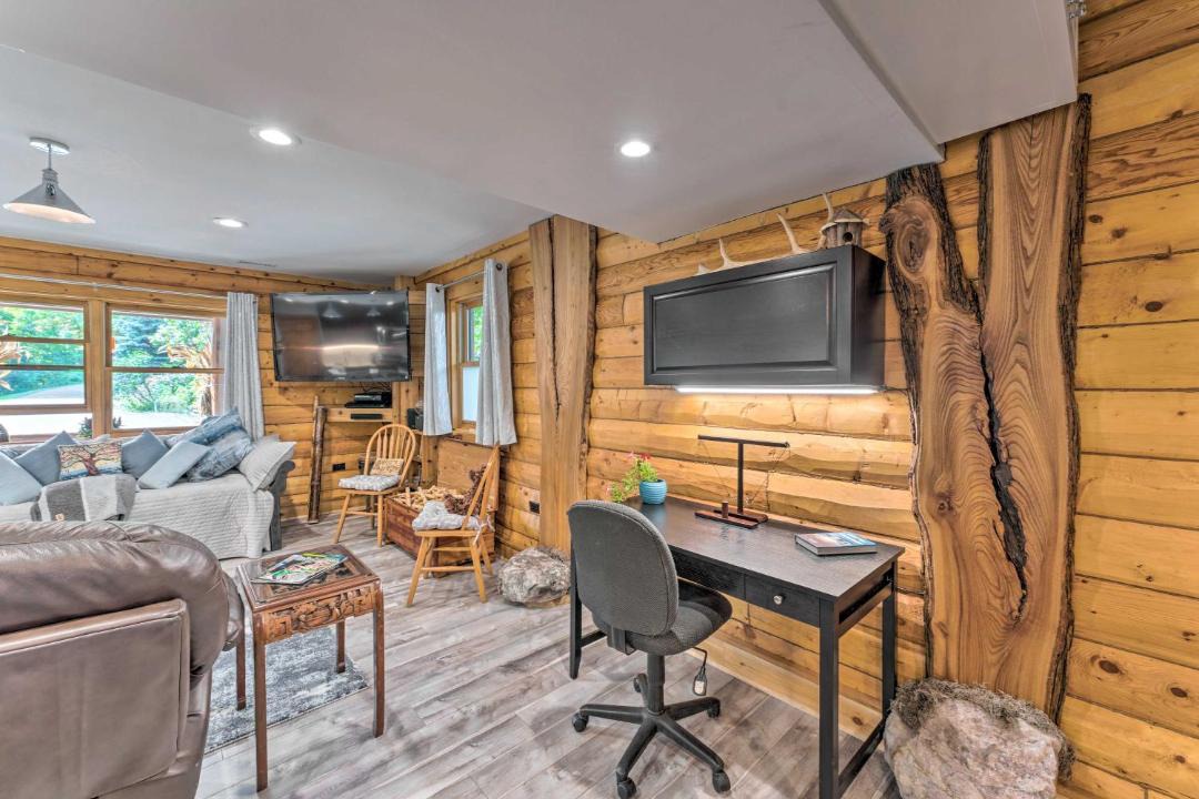 Photo of Livingroom in Bassett