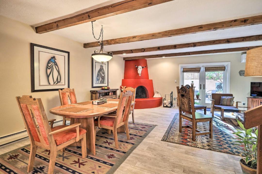 Photo of Livingroom in Northeast Santa Fe
