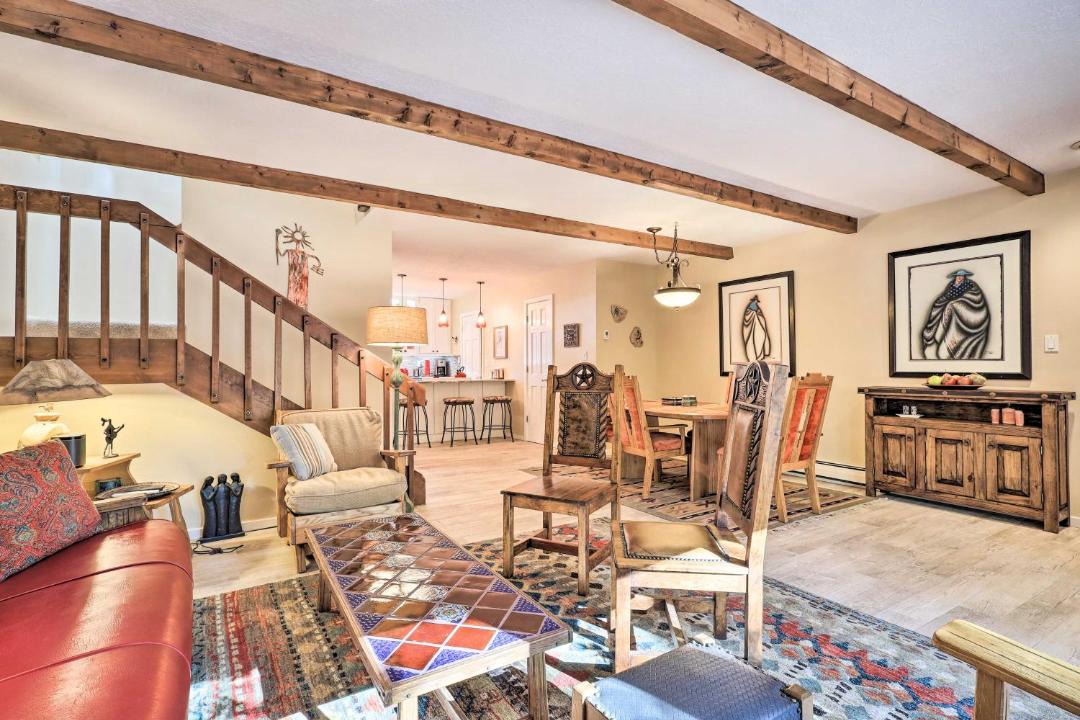 Photo of Livingroom in Northeast Santa Fe