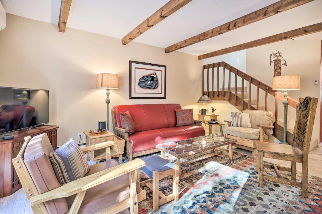 Photo of Livingroom in Northeast Santa Fe