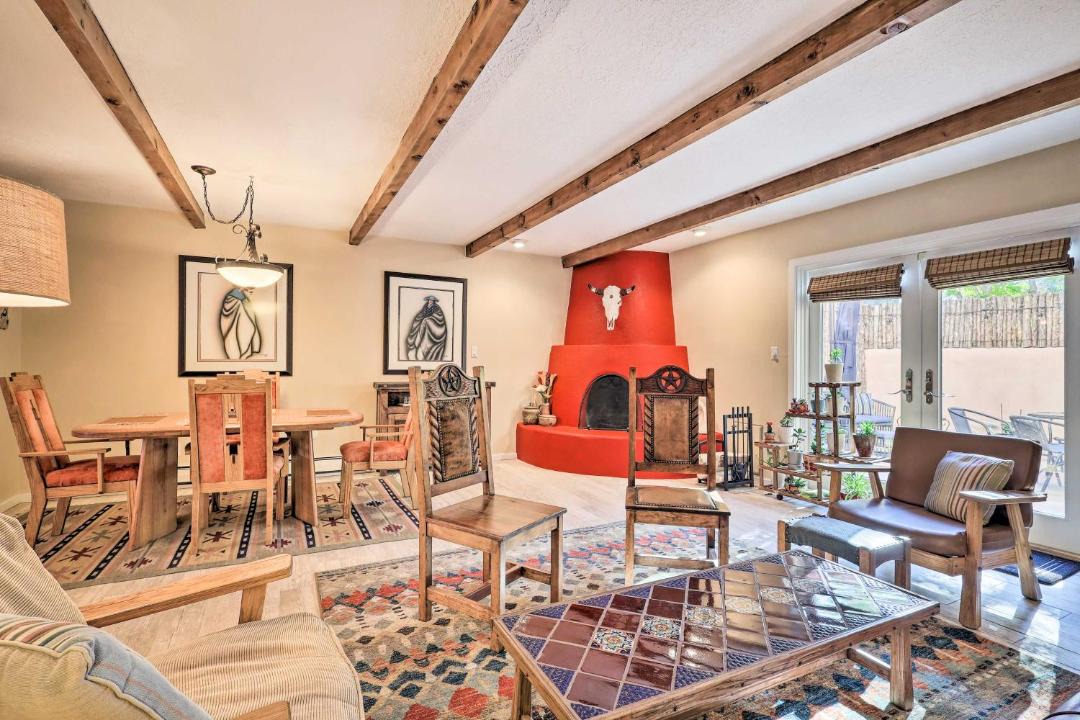 Photo of Livingroom in Northeast Santa Fe