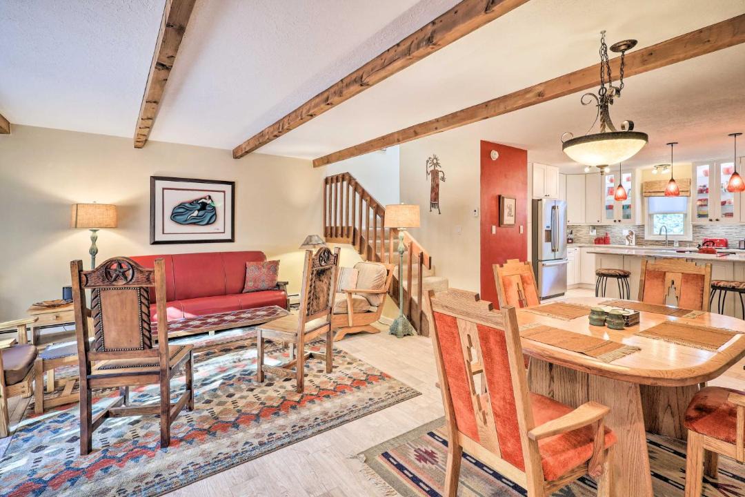 Photo of Livingroom in Northeast Santa Fe