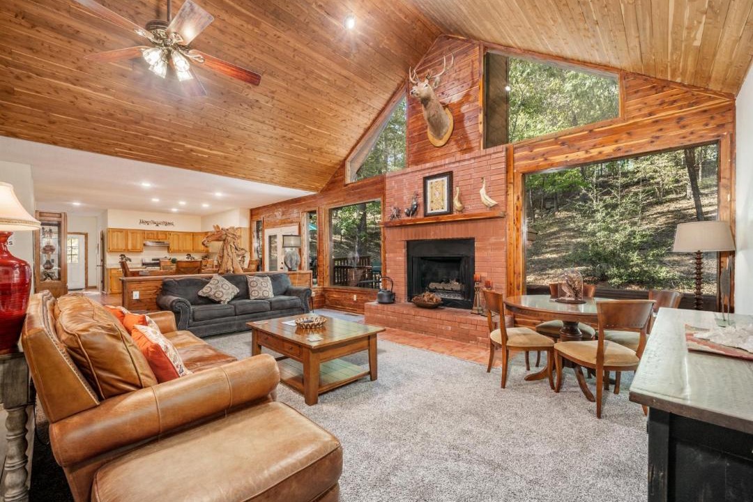 Photo of Livingroom in Mid America