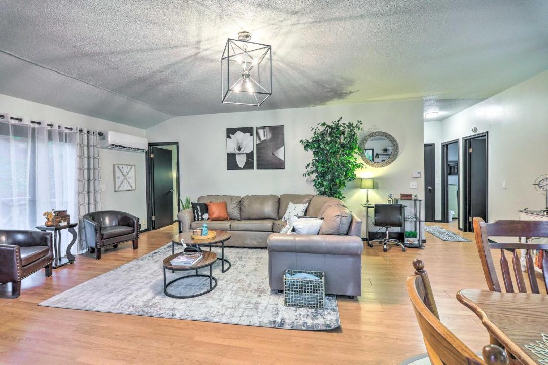 Photo of Livingroom in Tobyhanna