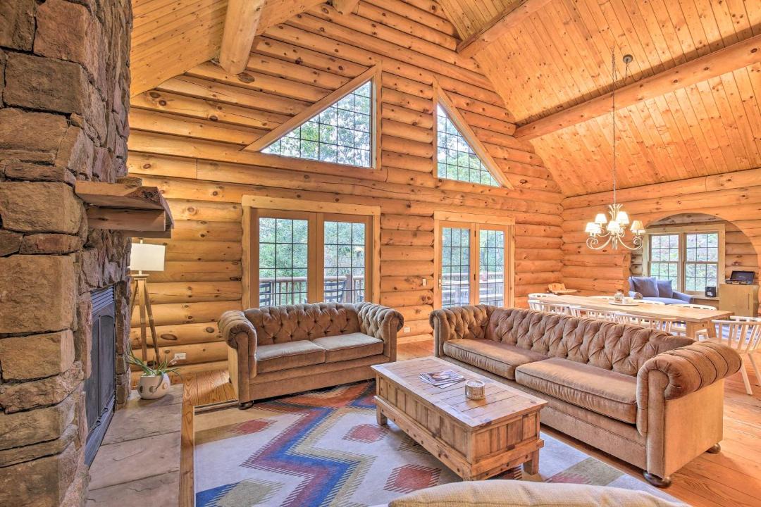 Photo of Livingroom in Lake City