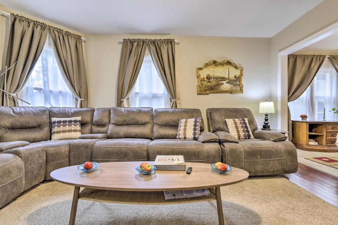 Photo of Livingroom in Memorial Square