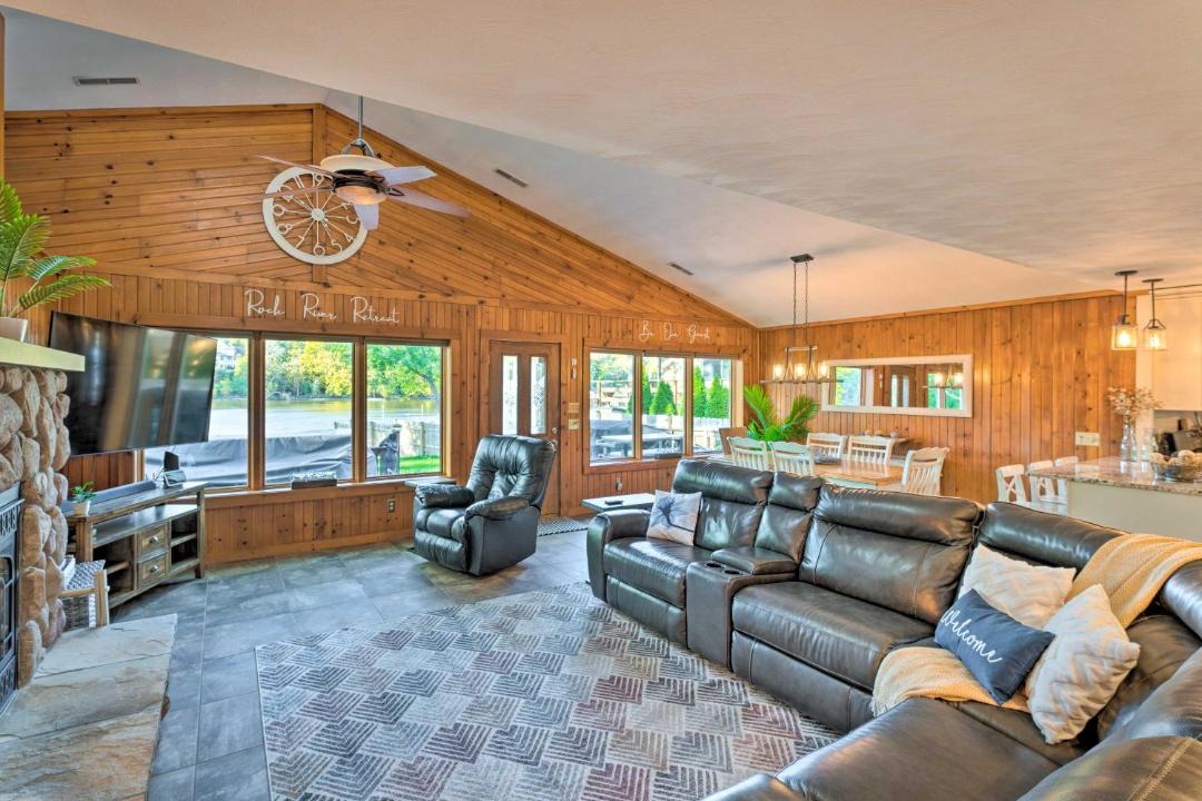 Photo of Livingroom in Newville