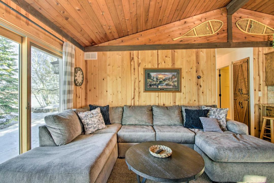 Photo of Livingroom in Breezy Point