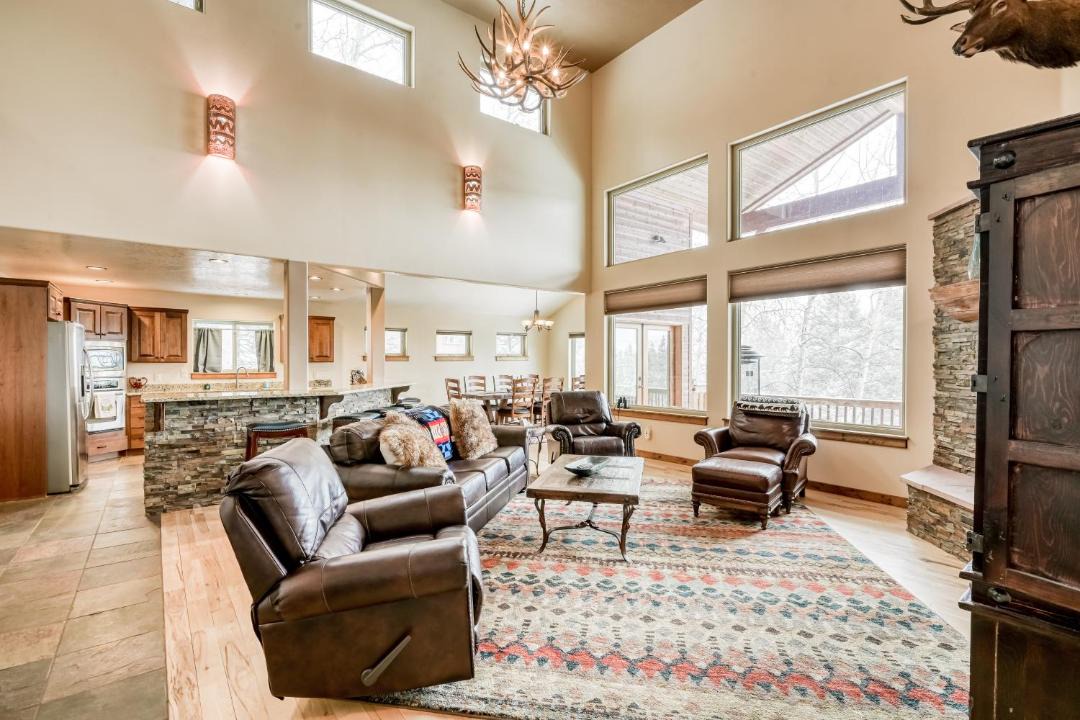 Photo of Livingroom in Angel Fire
