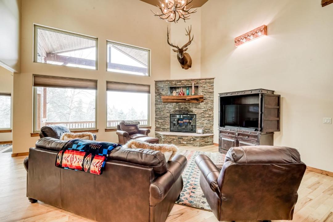 Photo of Livingroom in Angel Fire