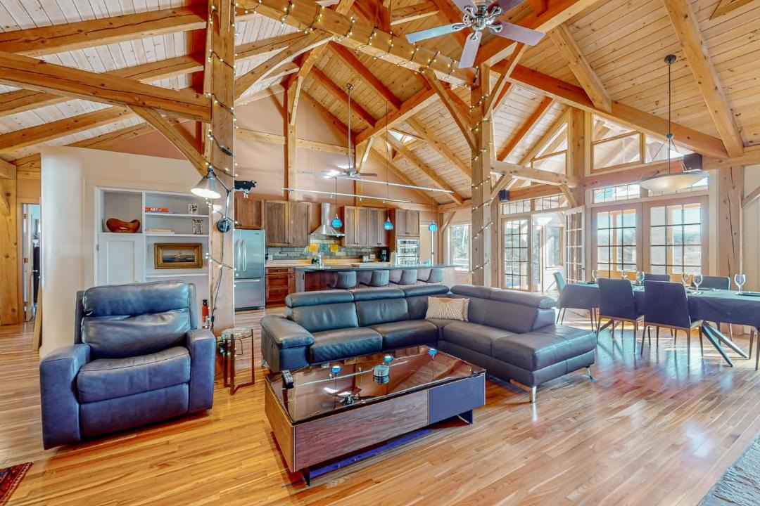 Photo of Livingroom in Underhill