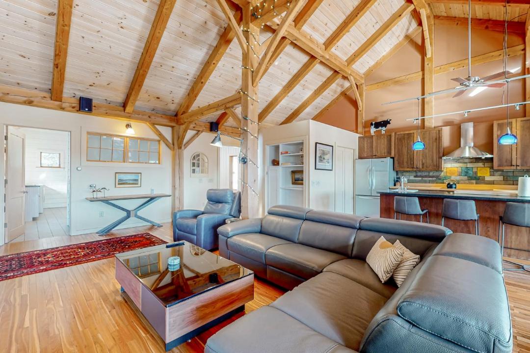 Photo of Livingroom in Underhill