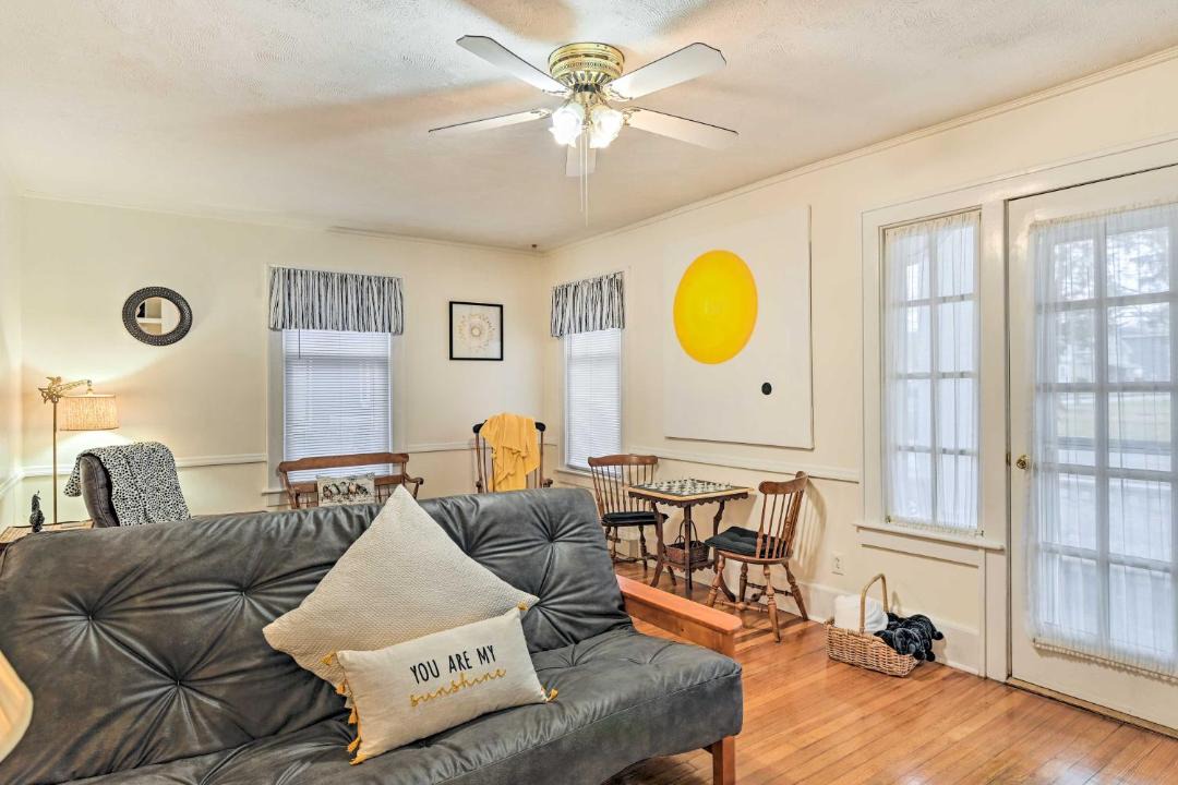 Photo of Livingroom in Mohawk
