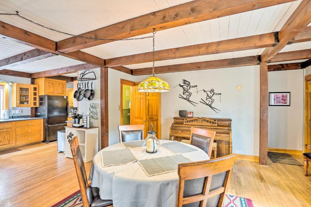 Photo of Livingroom in Charlemont