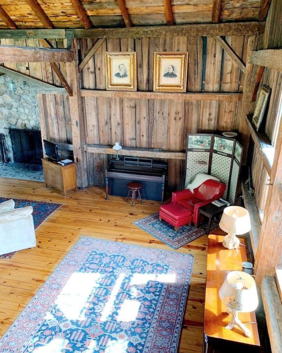 Photo of Livingroom in Manchester Center