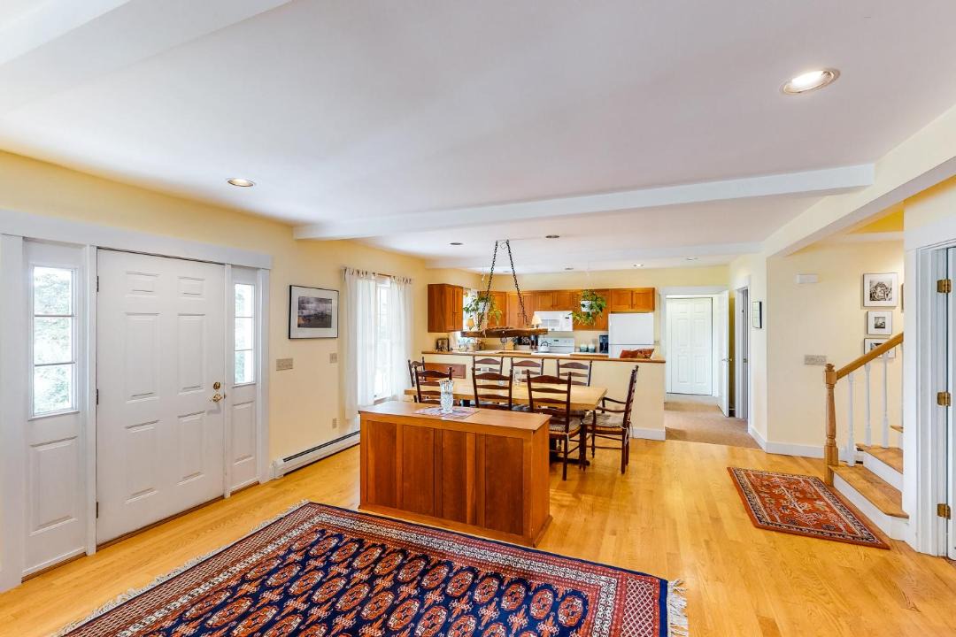 Photo of Livingroom in South Londonderry