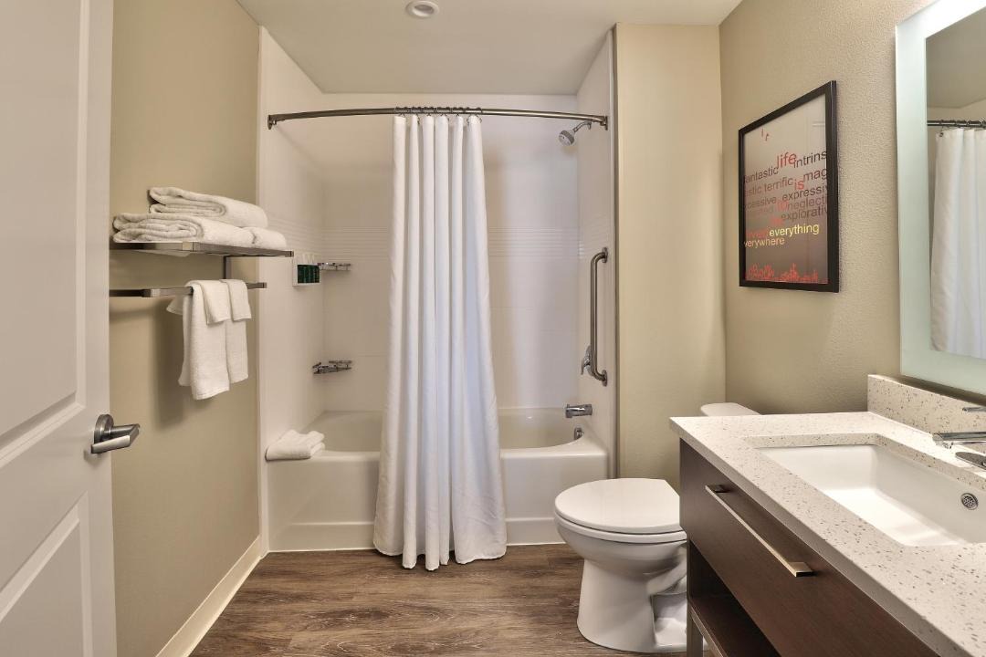 Photo of Bathroom in Near North Valley