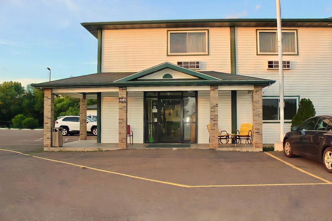 Photo of Others in Stanley