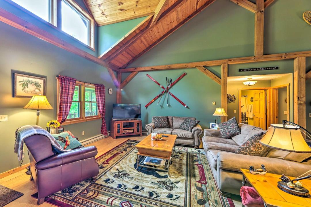 Photo of Livingroom in Slatyfork Farm