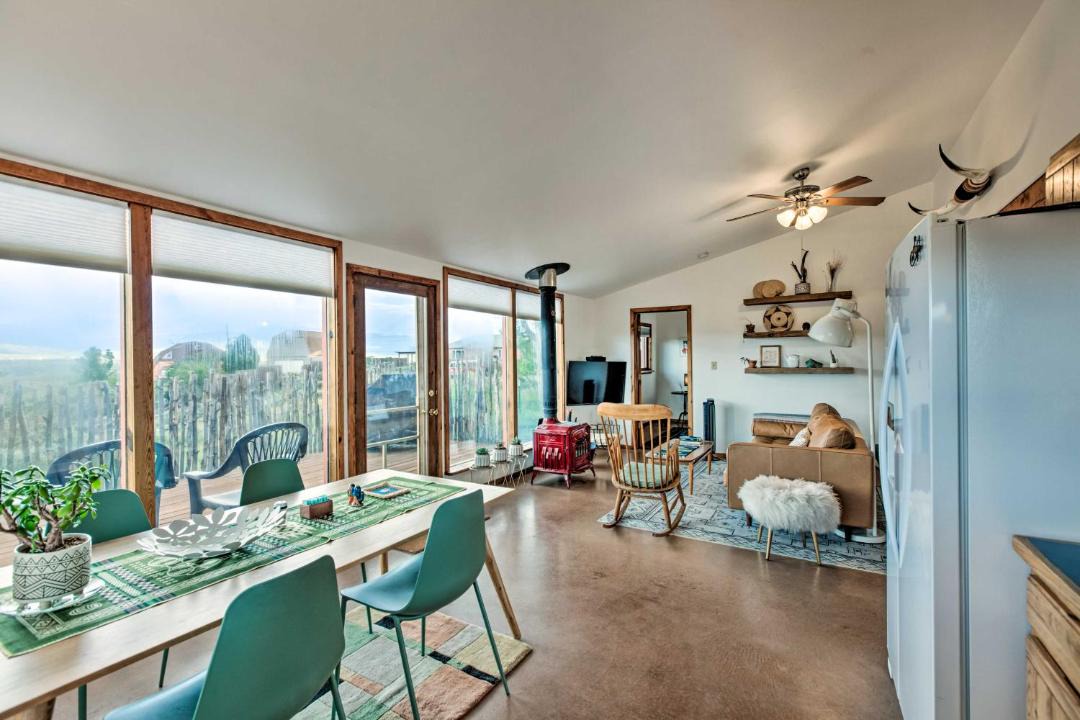 Photo of Livingroom in Taos