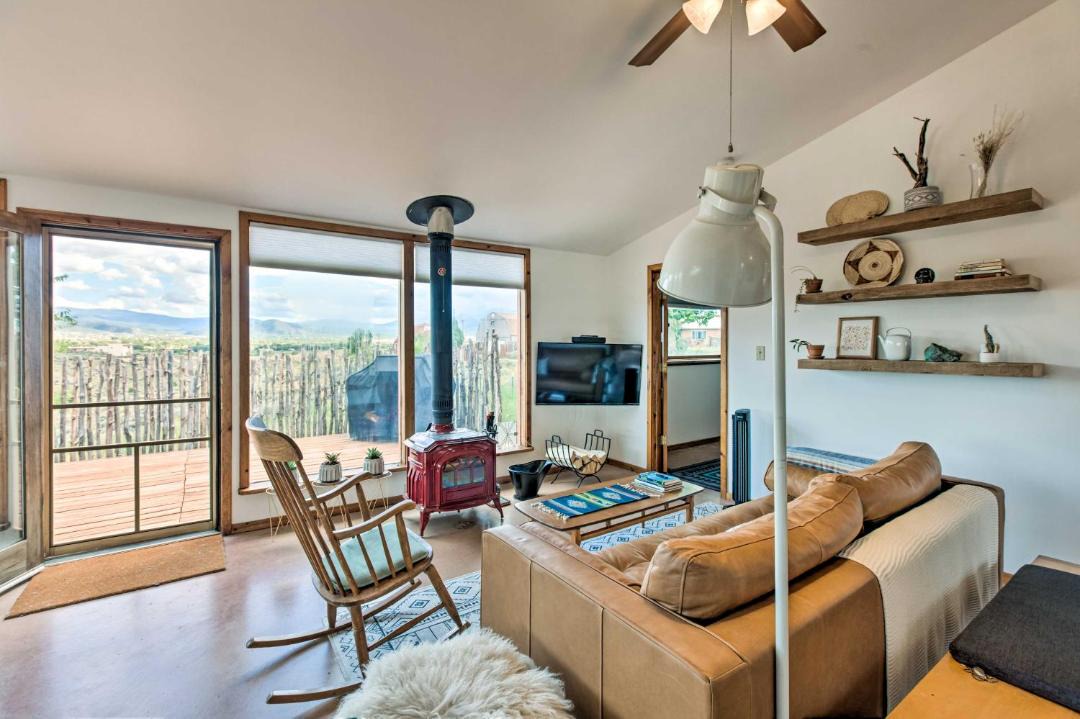 Photo of Livingroom in Taos