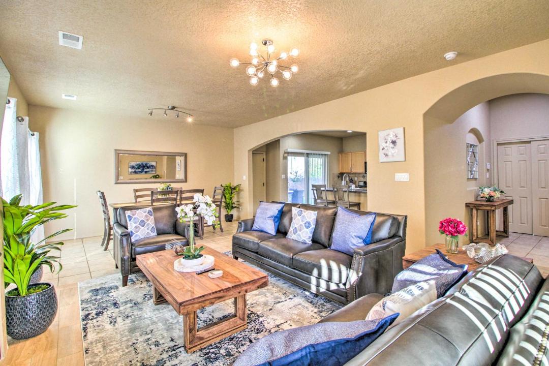 Photo of Livingroom in Mesa Del Sol Innovation Park