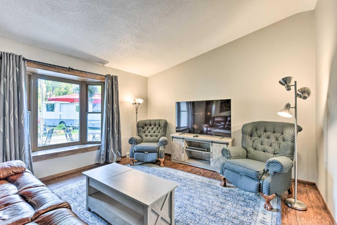 Photo of Livingroom in Eden Prairie