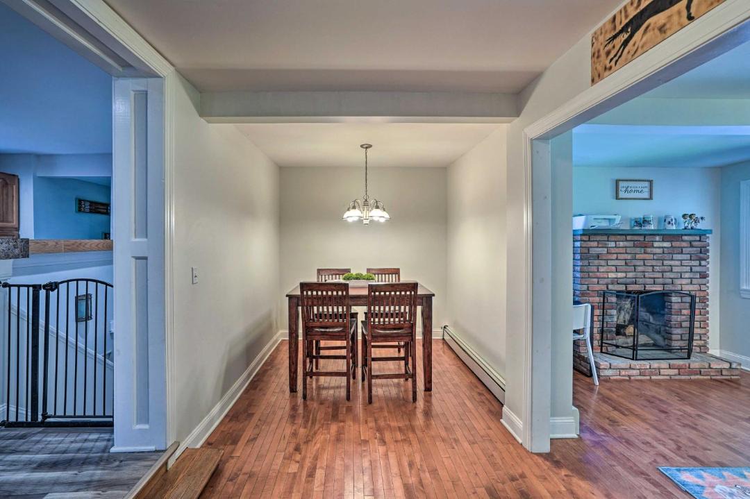 Photo of Livingroom in Saratoga Springs
