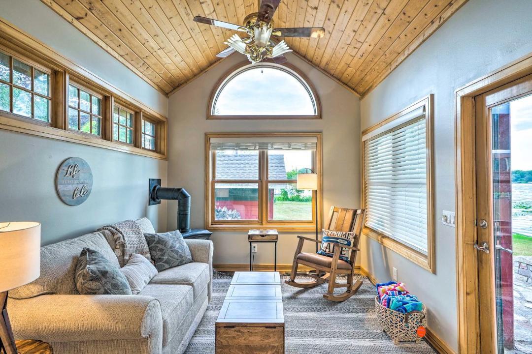 Photo of Livingroom in Mound