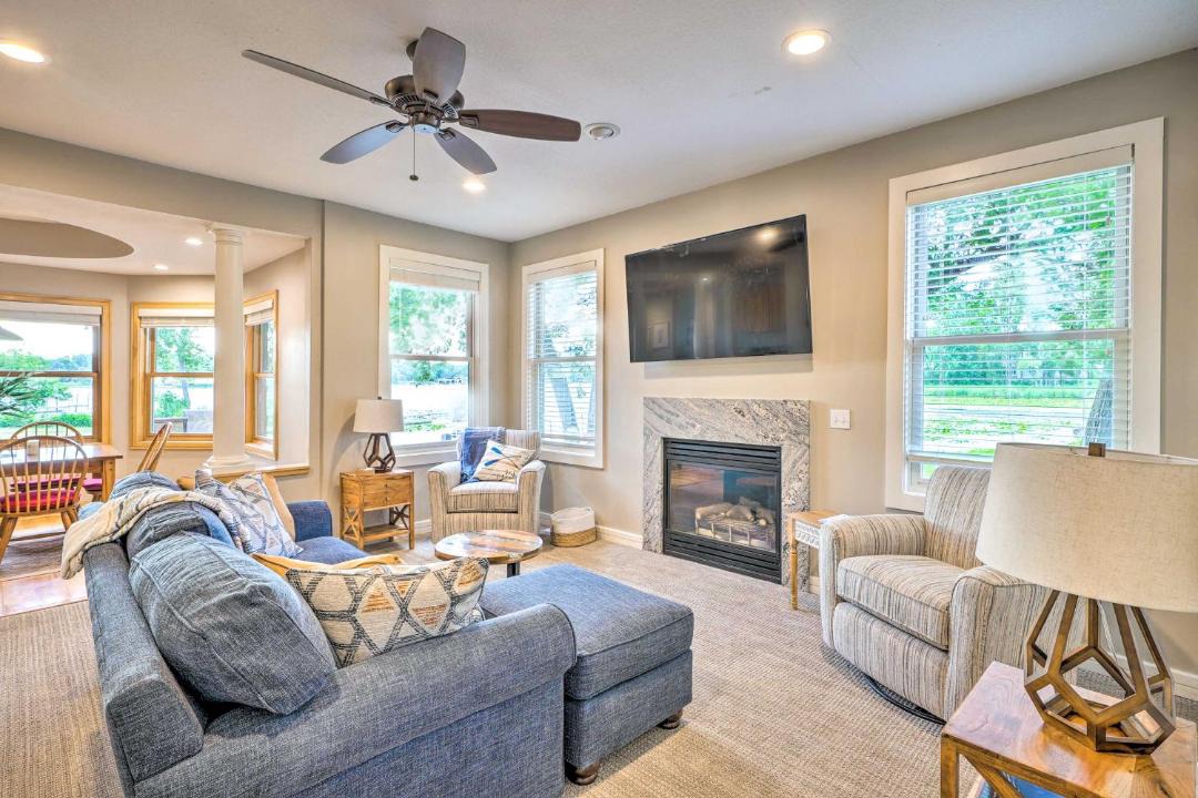 Photo of Livingroom in Mound