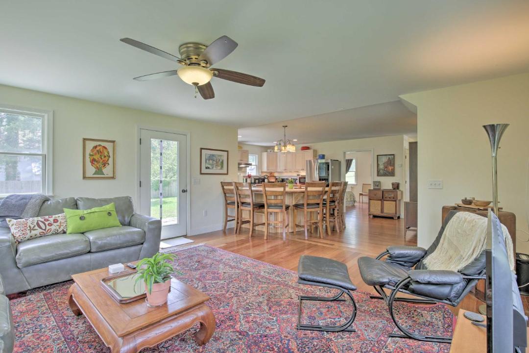 Photo of Livingroom in Ashley Falls