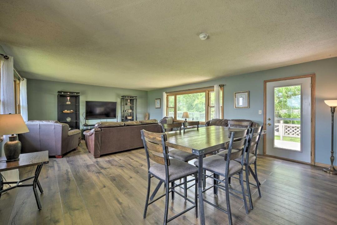Photo of Livingroom in Lindstrom