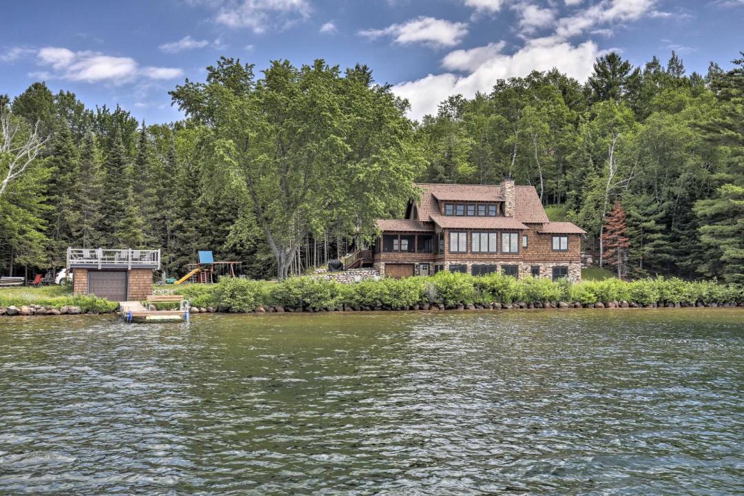 Photo of Buildings in Star Lake