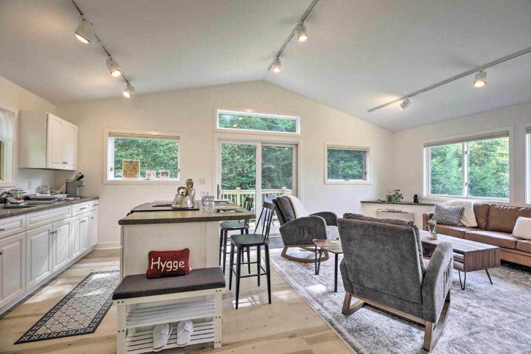 Photo of Livingroom in Jeffersonville