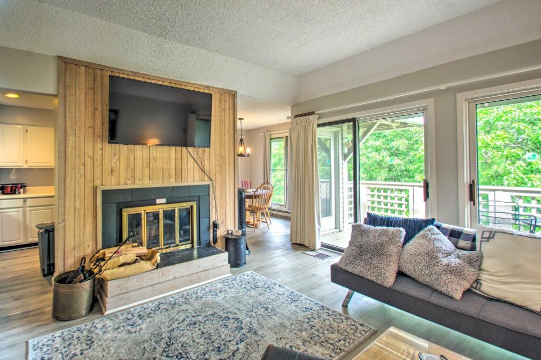 Photo of Livingroom in Nellysford