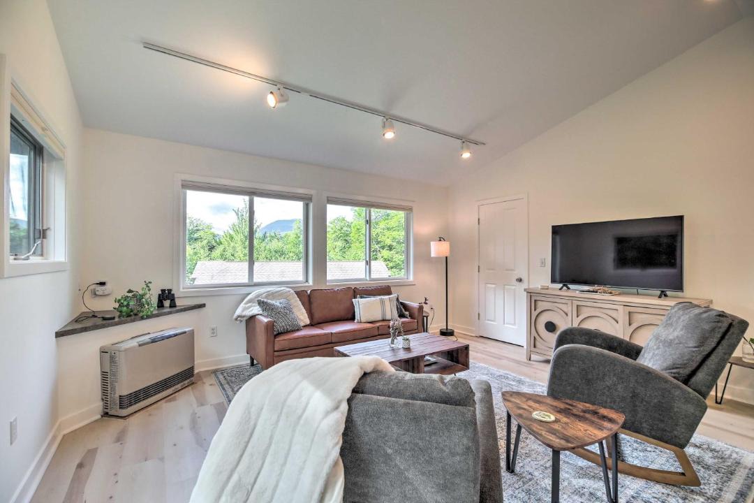 Photo of Livingroom in Jeffersonville