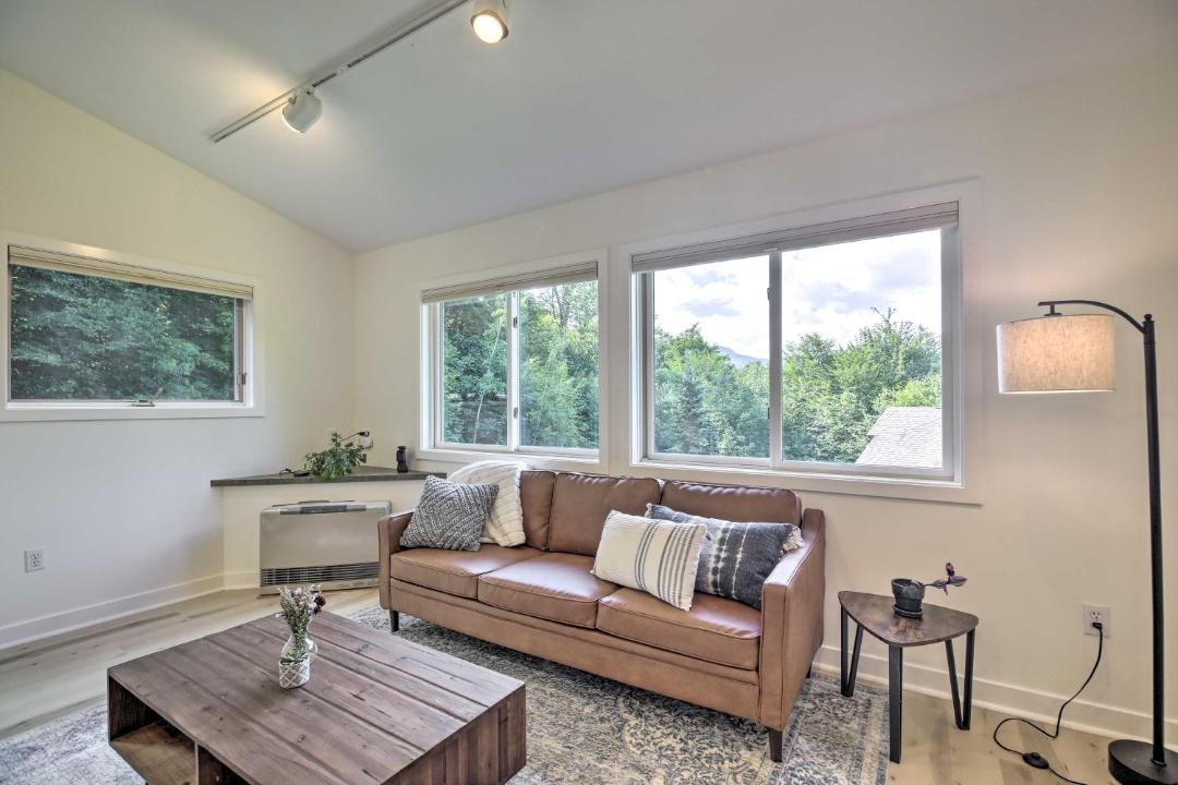 Photo of Livingroom in Jeffersonville