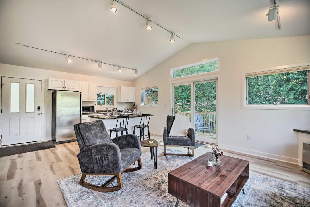 Photo of Livingroom in Jeffersonville