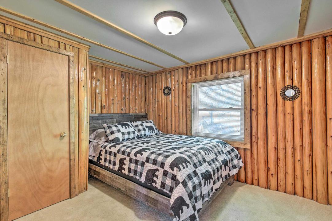 Photo of Bedroom in Tomahawk
