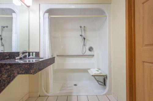 Photo of Bathroom in Black River Falls