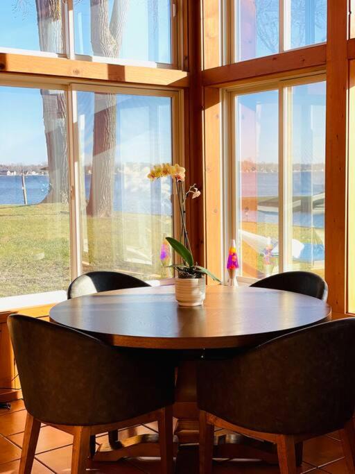 Photo of Livingroom in Paw Paw Lake