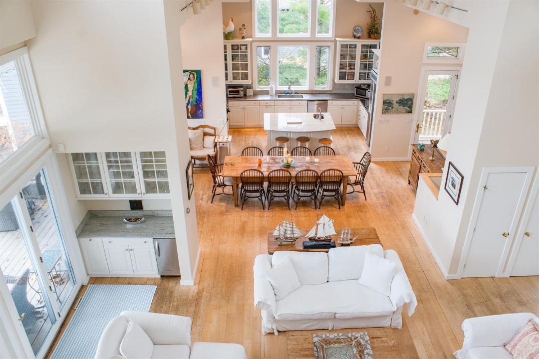Photo of Livingroom in Grand Beach