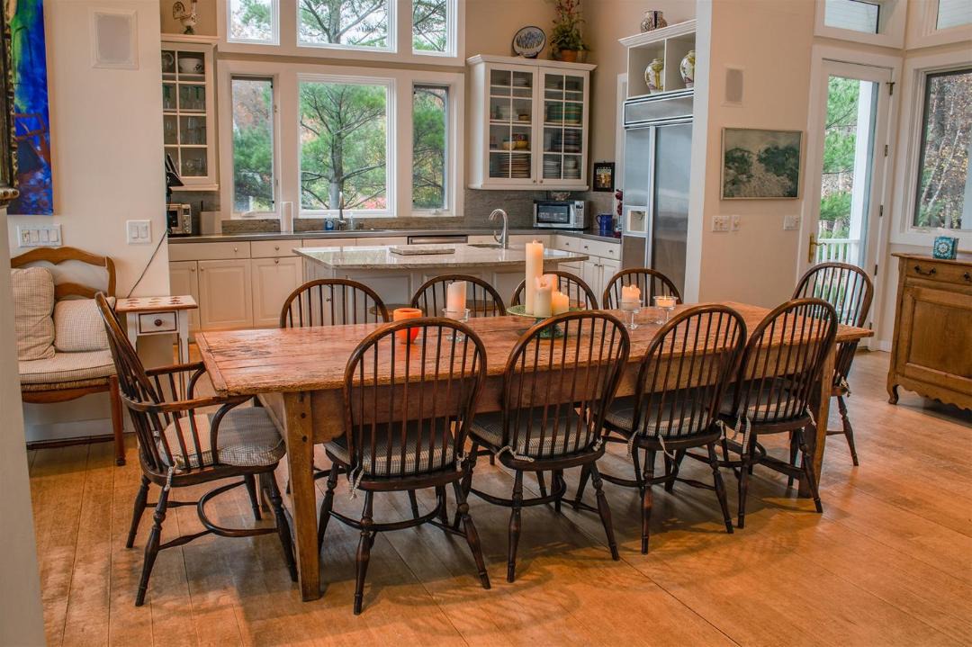 Photo of Livingroom in Grand Beach