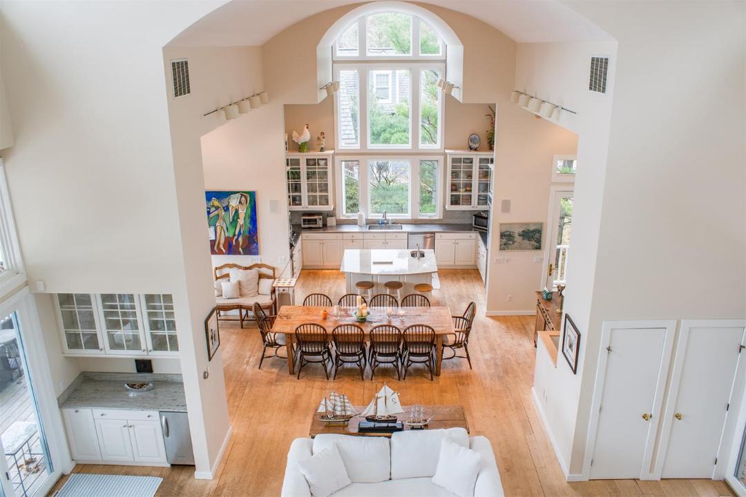Photo of Livingroom in Grand Beach
